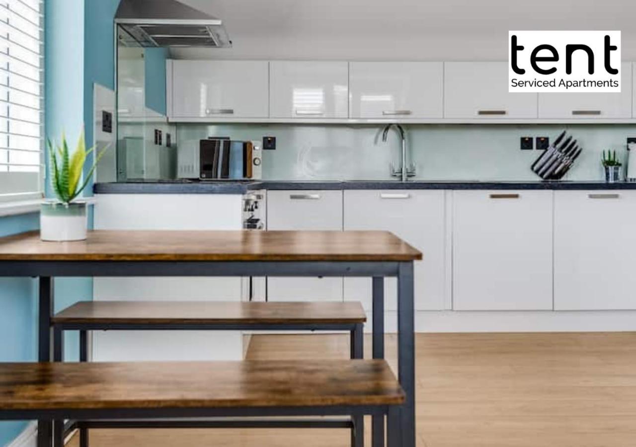 Stylish 1 Bed , , Pkg, Perfect For Long Apartment Egham